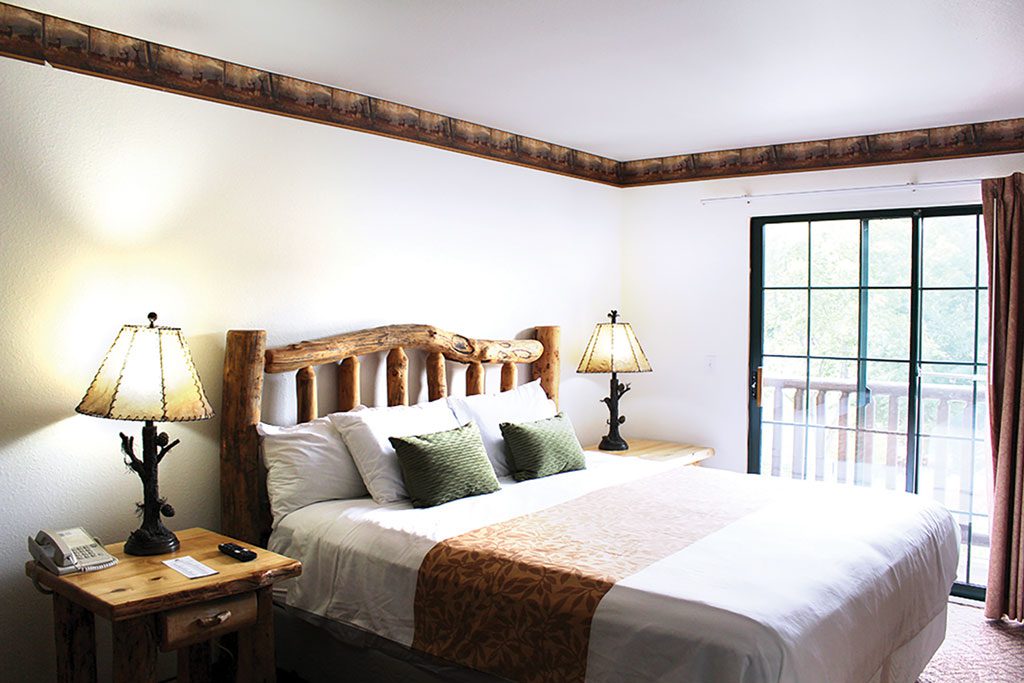 Grand-Bear-Resort-at-Starved-Rock-Deluxe