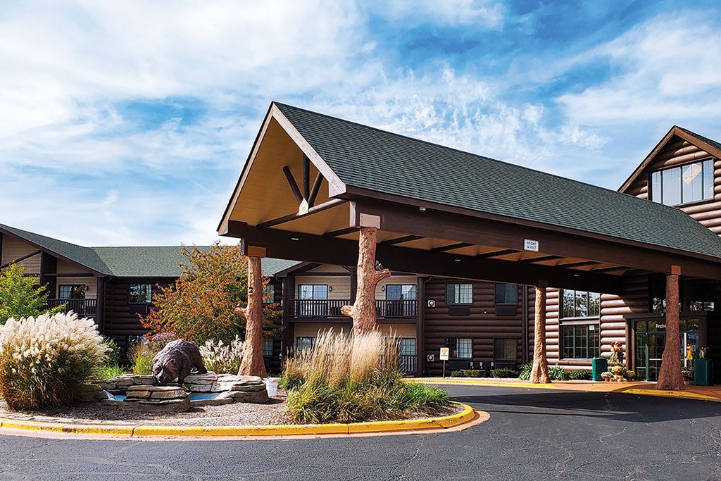 Grand-Bear-Resort-at-Starved-Rock