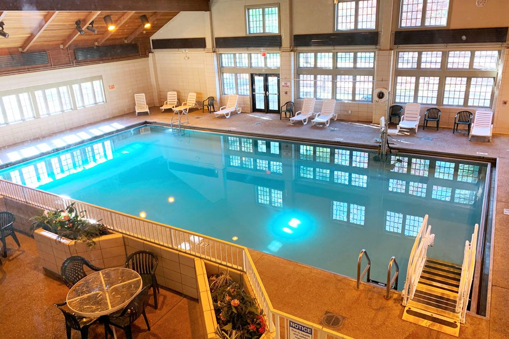 Starved-Rock-Lodge-Pool
